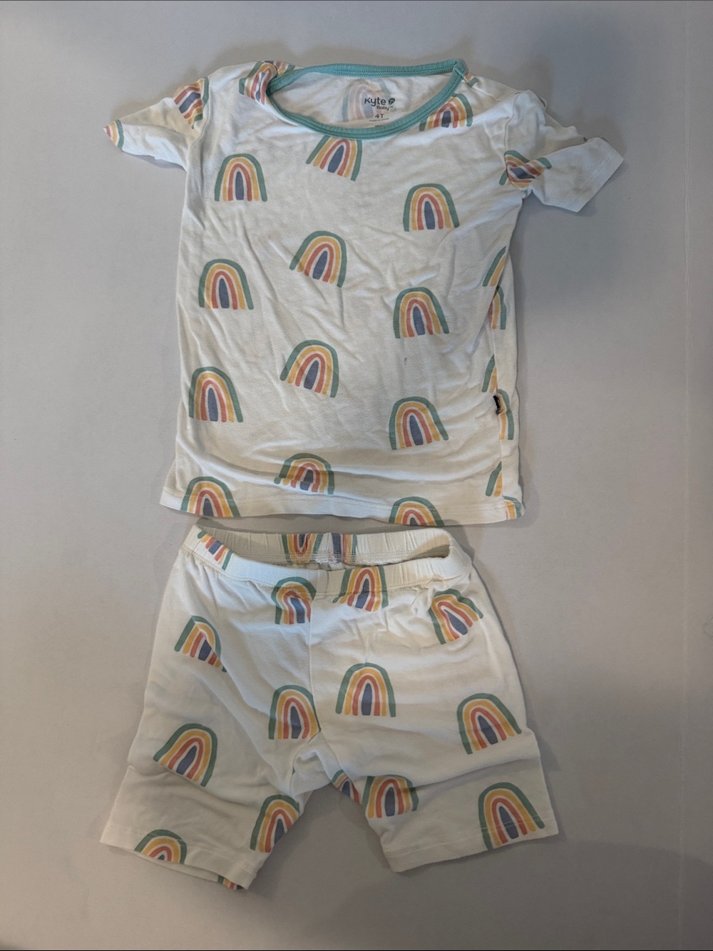 Kyte BABY White Rainbow Print Short Sleeve Pajama Set